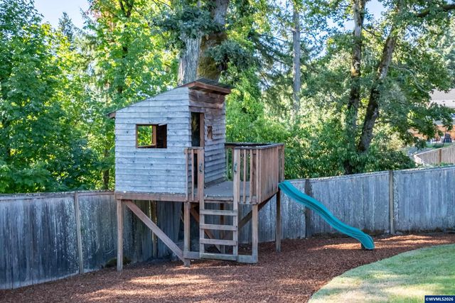 2697 Broadway St NW, Albany, OR 97321