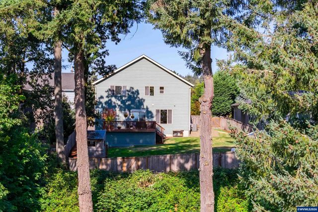 2697 Broadway St NW, Albany, OR 97321