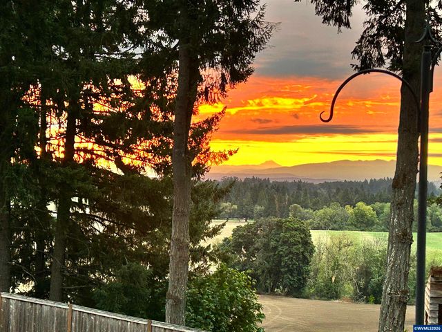 2697 Broadway St NW, Albany, OR 97321