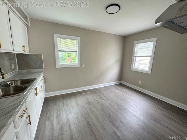 19457 Gilchrist Street, Detroit, MI 48235