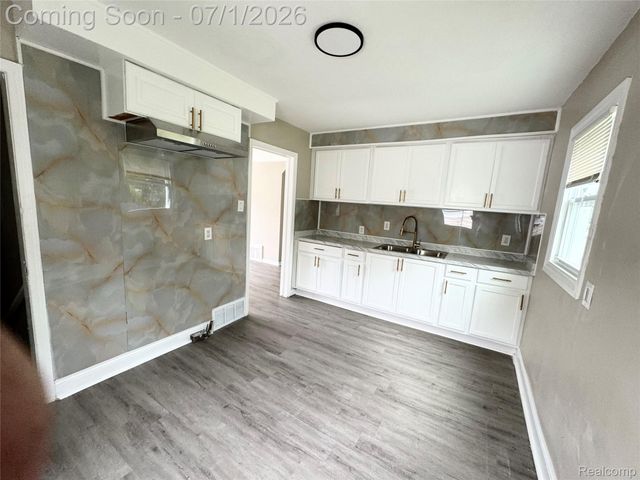19457 Gilchrist Street, Detroit, MI 48235