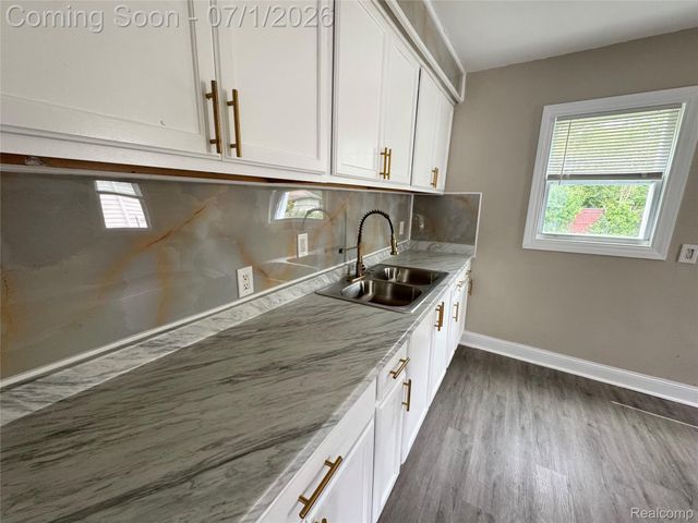 19457 Gilchrist Street, Detroit, MI 48235