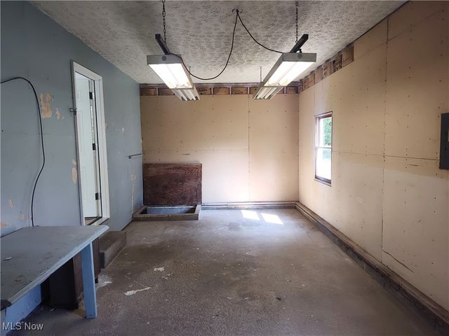 8016 Ninevah Road, Geneva, OH 44041