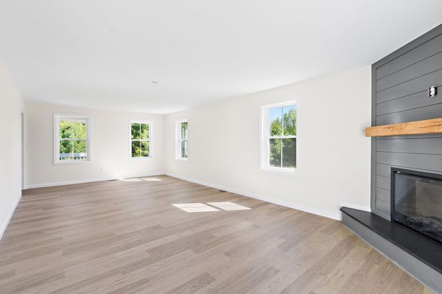 38 Hemlock Street, Douglas, MA 01516