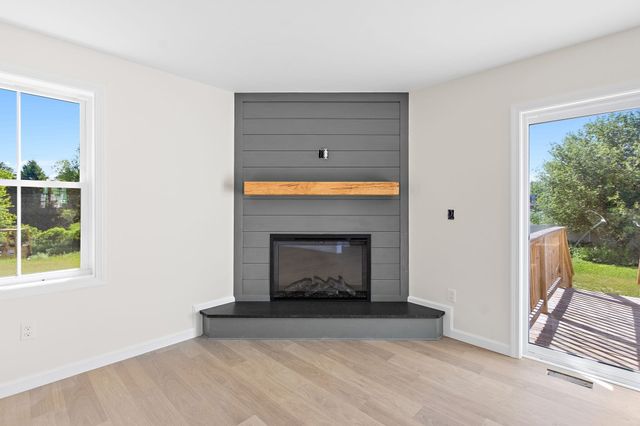 38 Hemlock Street, Douglas, MA 01516