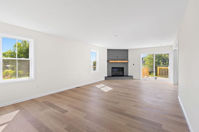 38 Hemlock Street, Douglas, MA 01516