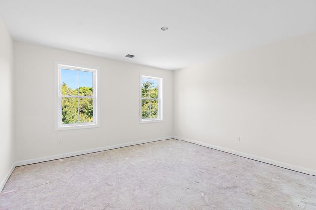 38 Hemlock Street, Douglas, MA 01516