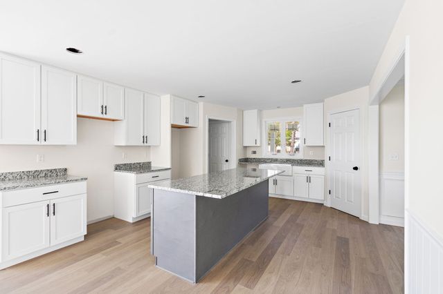 38 Hemlock Street, Douglas, MA 01516