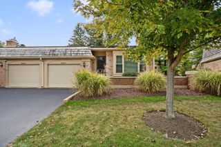19W067 Avenue Normandy South, Oak Brook, IL 60523