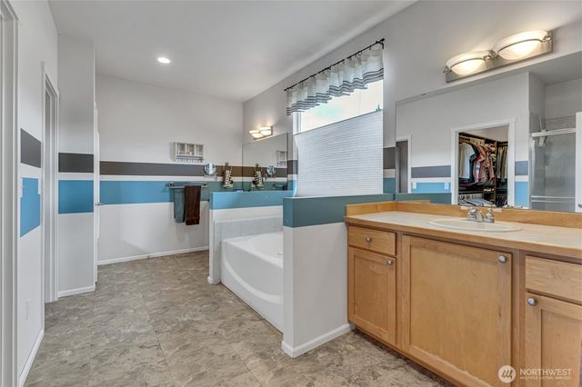 5728 Hazel Loop SE, Auburn, WA 98092