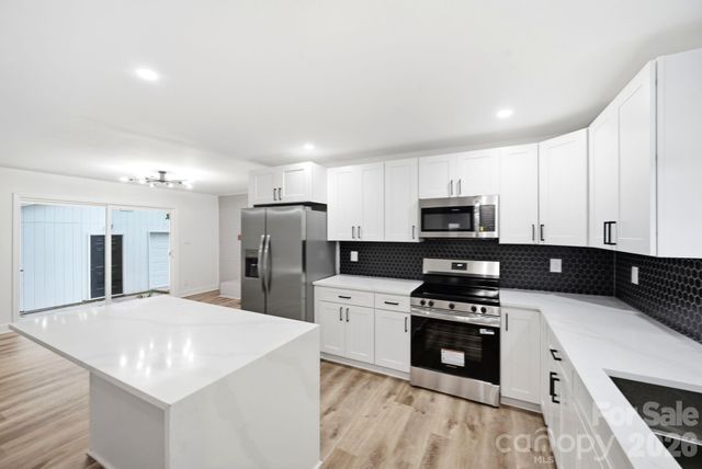 1453 Grovewood Drive, Charlotte, NC 28208
