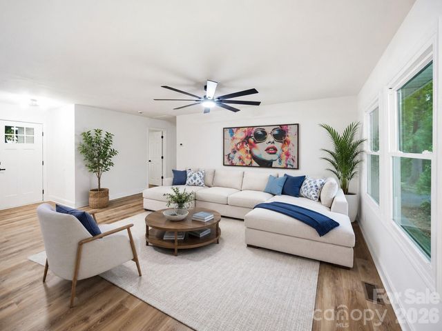 1453 Grovewood Drive, Charlotte, NC 28208