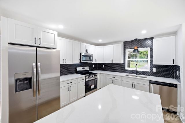 1453 Grovewood Drive, Charlotte, NC 28208