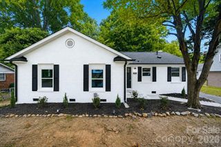 1453 Grovewood Drive, Charlotte, NC 28208