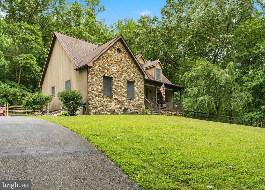 Image 33 of property listing at 3788 ROOP RD, New Windsor, MD 21776