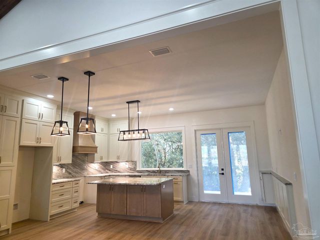 5806 Highland Lake Dr, Milton, FL 32583