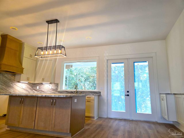 5806 Highland Lake Dr, Milton, FL 32583