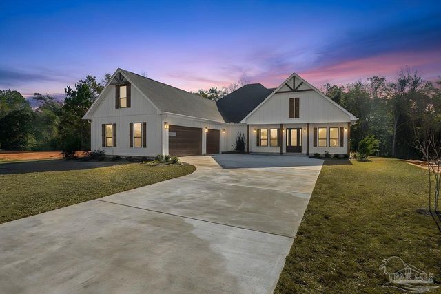 5806 Highland Lake Dr, Milton, FL 32583