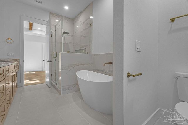 5806 Highland Lake Dr, Milton, FL 32583