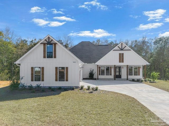 5806 Highland Lake Dr, Milton, FL 32583
