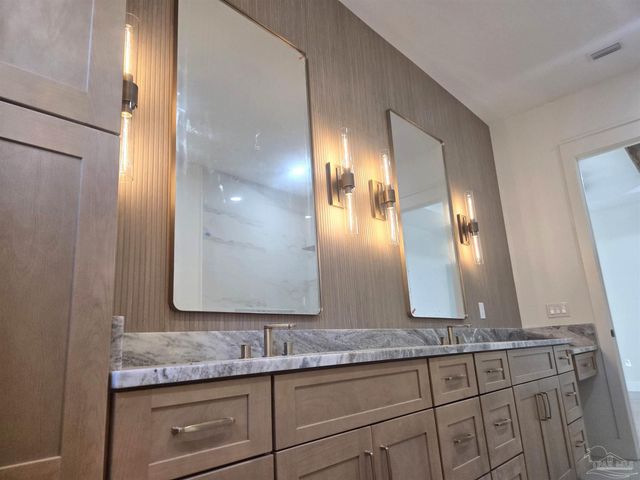 5806 Highland Lake Dr, Milton, FL 32583