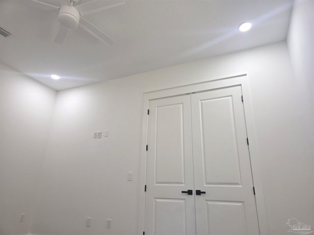 5806 Highland Lake Dr, Milton, FL 32583