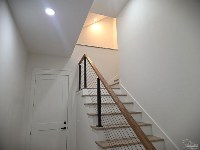 5806 Highland Lake Dr, Milton, FL 32583