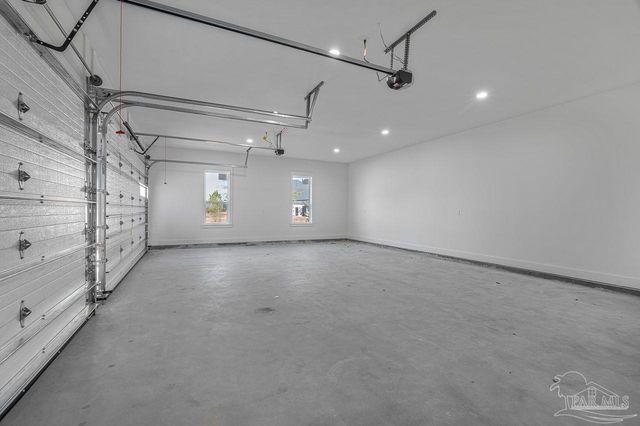 5806 Highland Lake Dr, Milton, FL 32583