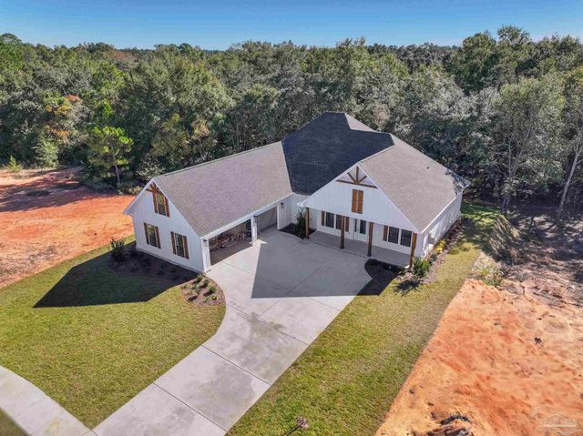 5806 Highland Lake Dr, Milton, FL 32583