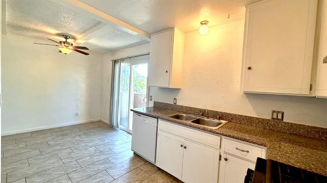 880 Greenfield Avenue, Hanford, CA 93230