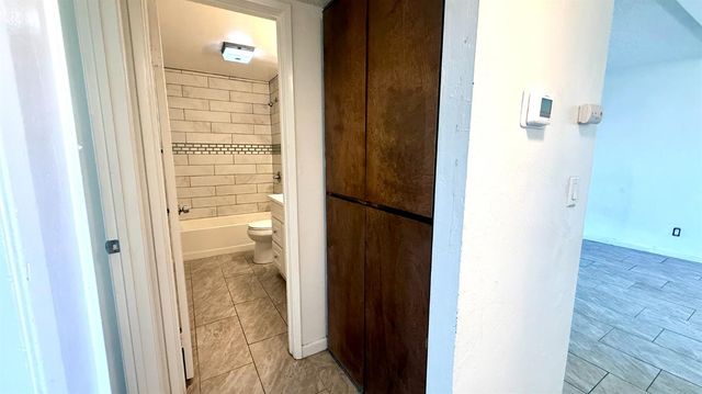 880 Greenfield Avenue, Hanford, CA 93230