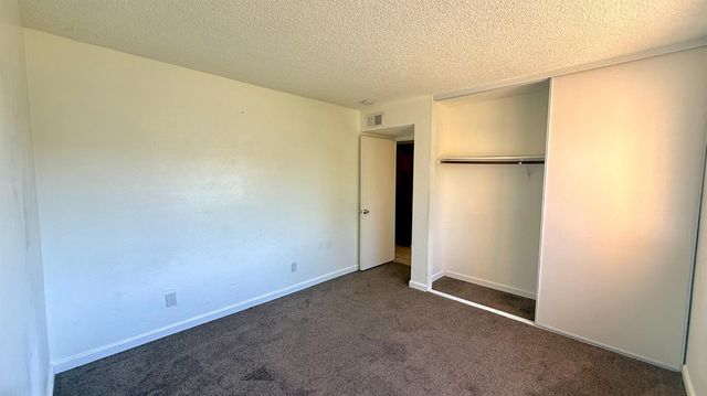 880 Greenfield Avenue, Hanford, CA 93230