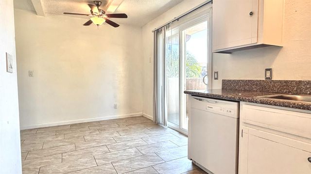 880 Greenfield Avenue, Hanford, CA 93230