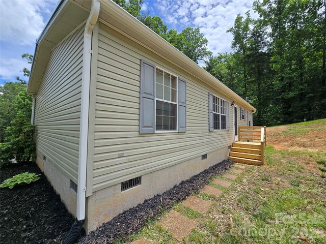 2094 Wilson Road, Asheville, NC 28806