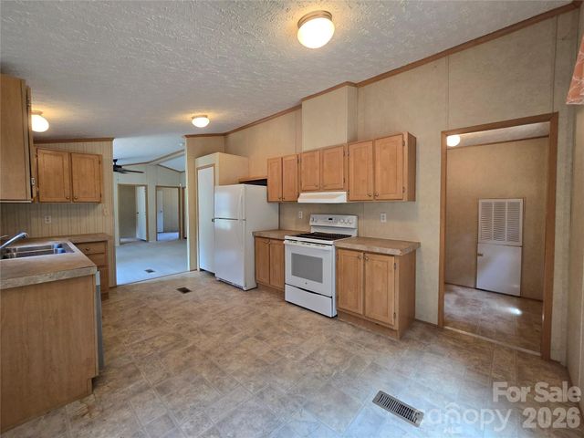 2094 Wilson Road, Asheville, NC 28806