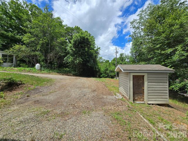 2094 Wilson Road, Asheville, NC 28806