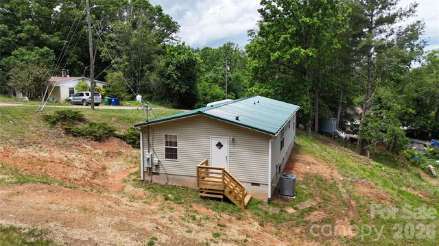 2094 Wilson Road, Asheville, NC 28806