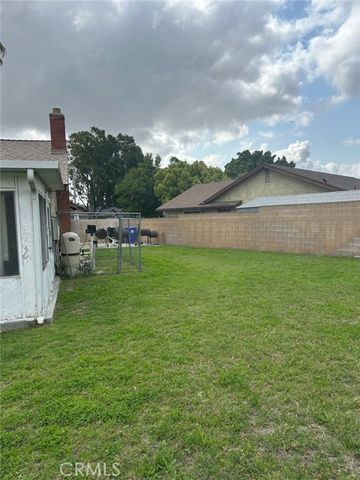 9050 Dumond Drive, Fontana, CA 92335