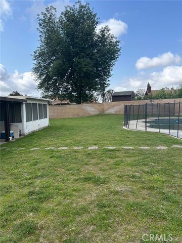 9050 Dumond Drive, Fontana, CA 92335