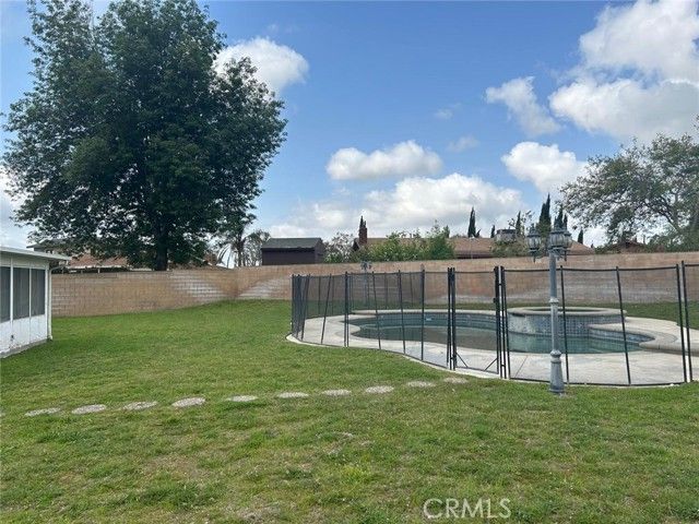 9050 Dumond Drive, Fontana, CA 92335