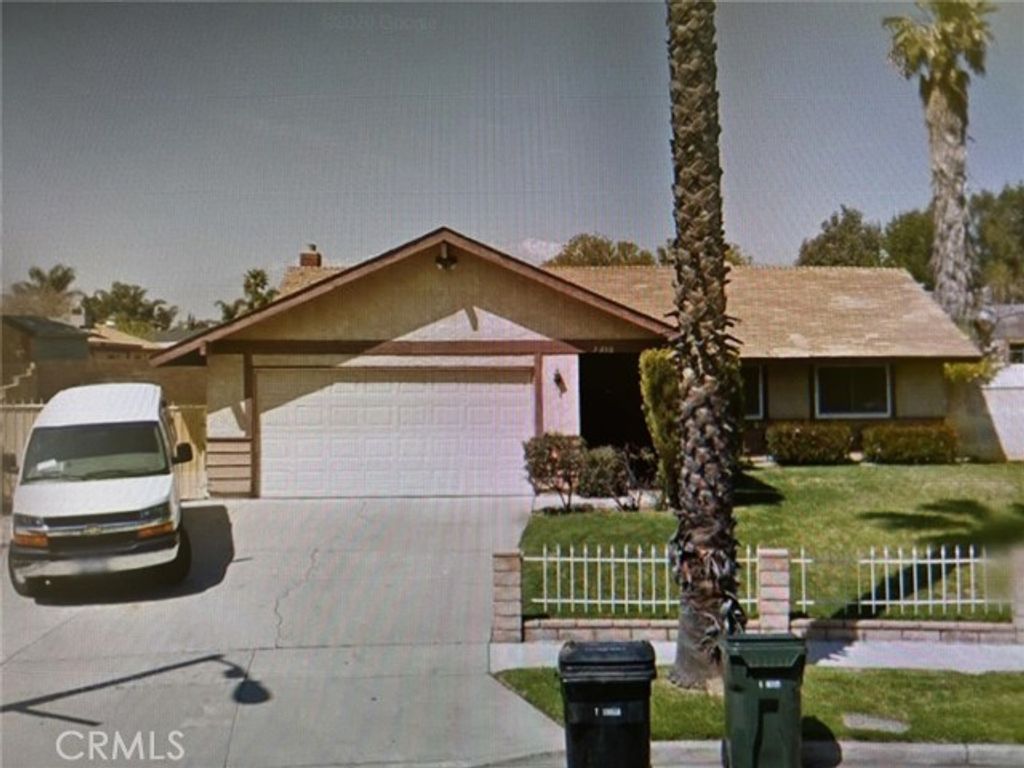 9050 Dumond Drive, Fontana, CA 92335
