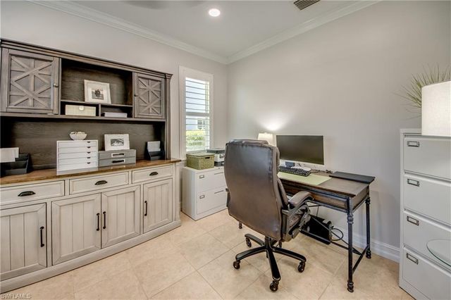 2612 Stonyhill CT, Cape Coral, FL 33991