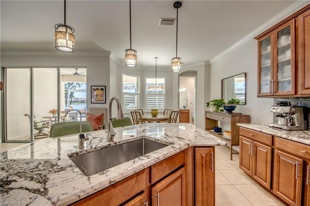 2612 Stonyhill CT, Cape Coral, FL 33991