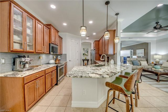 2612 Stonyhill CT, Cape Coral, FL 33991