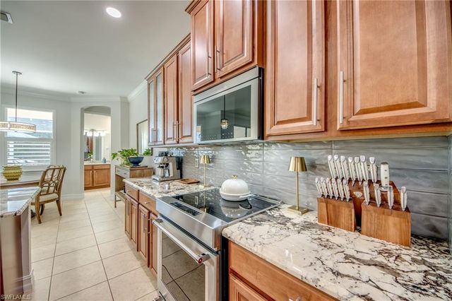 2612 Stonyhill CT, Cape Coral, FL 33991