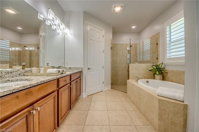 2612 Stonyhill CT, Cape Coral, FL 33991