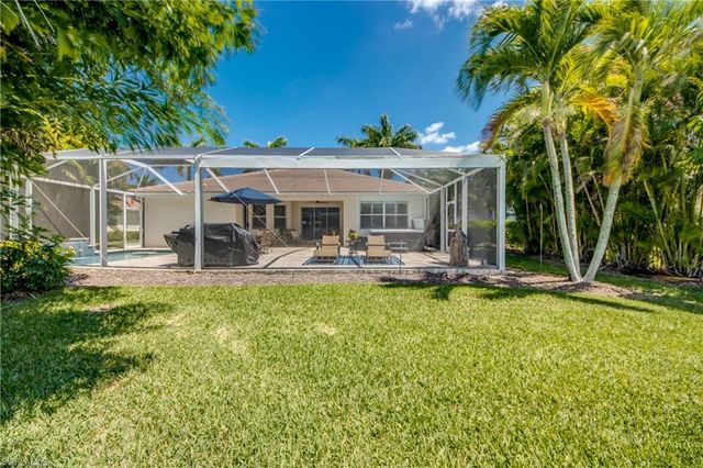 2612 Stonyhill CT, Cape Coral, FL 33991