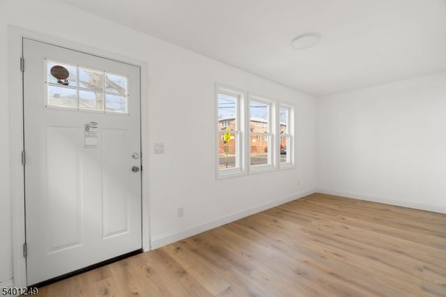 390 Clinton Pl, Newark City, NJ 07112