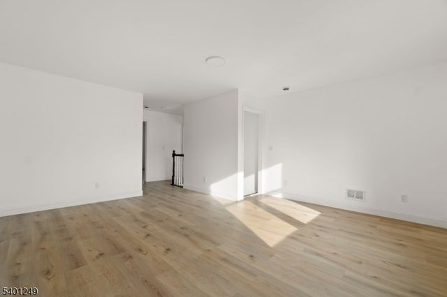 390 Clinton Pl, Newark City, NJ 07112