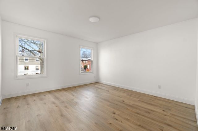 390 Clinton Pl, Newark City, NJ 07112